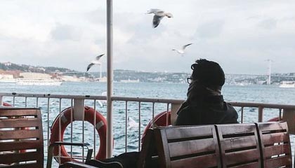 官方:索博战阿森纳攻入的任意球世界波当选英超8月最佳进球